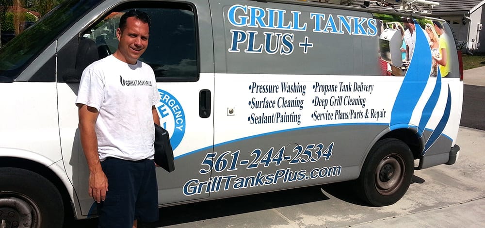 Paul and Grill Tanks Plus van